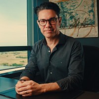 DR. LUCIANO ARAKAWA